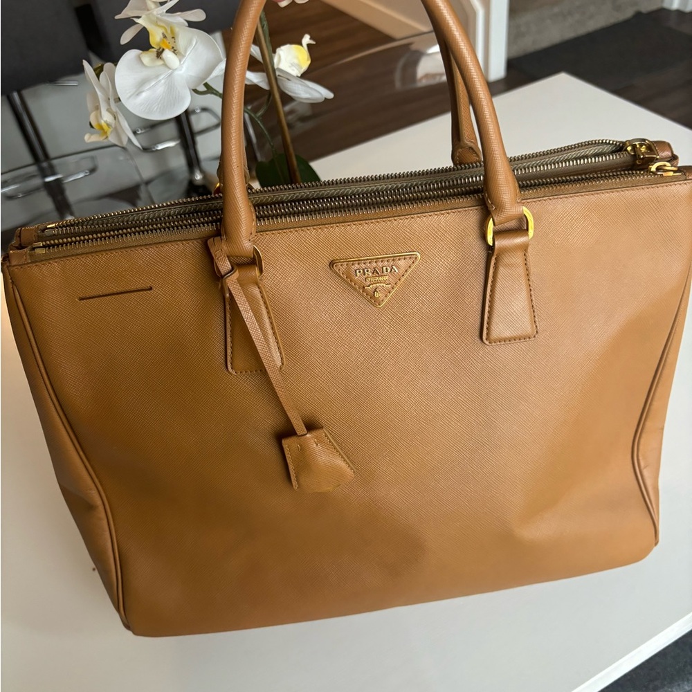 Saffiano Galleria Large Tote - Authentic Prada.